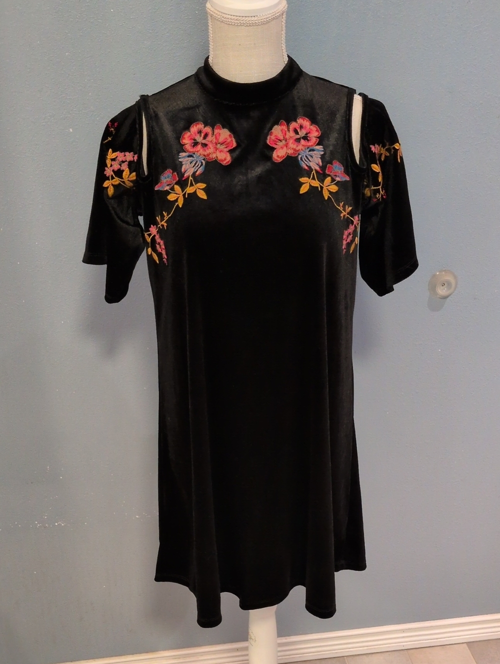 Heart Soul Black Velvet Floral Embroidery Cold Shoulder Midi Dress Whimsigoth